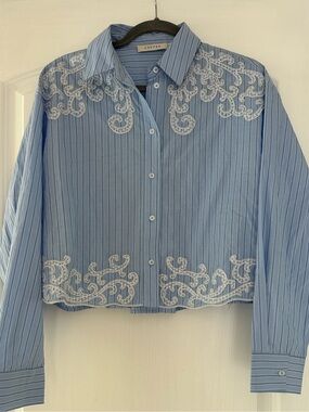Costes Women’s Pinstripe Blue White Cropped Button Down W Embroidery - M
